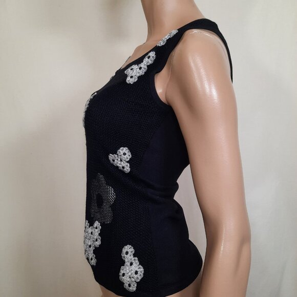 Vintage 90s Y2K Knit Tank Top Crochet Flowers Size S Black White Grey Layered - Picture 5 of 6
